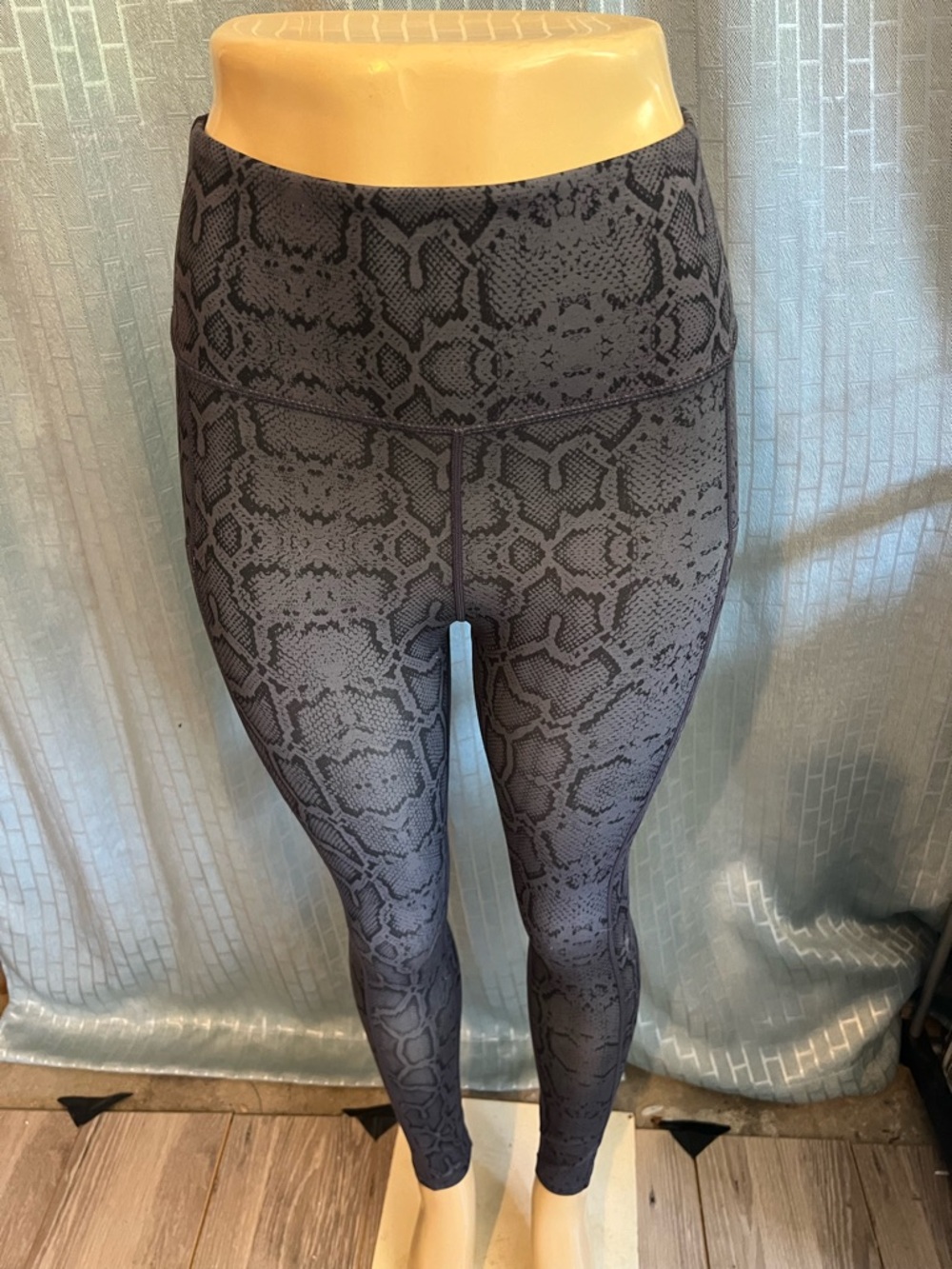 Women's High-Waist Snake Print Leggings - Gray